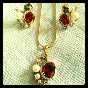 Garnet and Pearl necklace and earrings